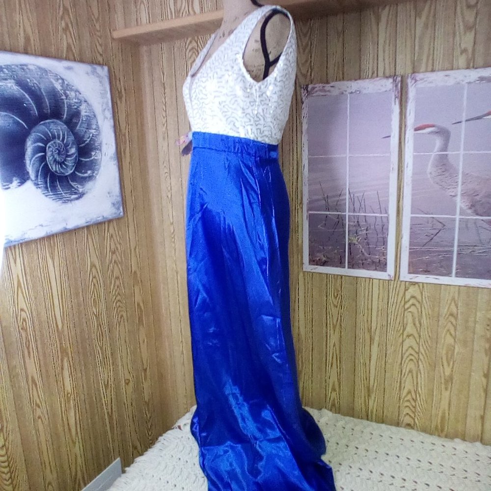 Evening prom blue dress white lace backless sleeveless top - Picture 2 of 7